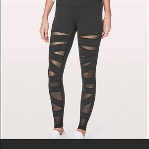 LULULEMON size 4 zig zag mesh cut outs